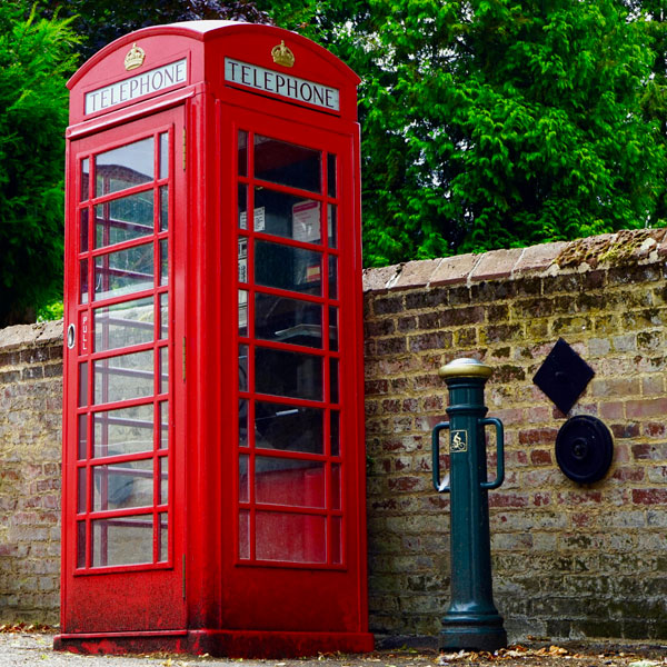 Typical British phone booth of that time. Many thanks to Mike for this photo from Pexels.